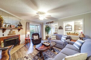 Apartment (2 Bedrooms) | Front of property