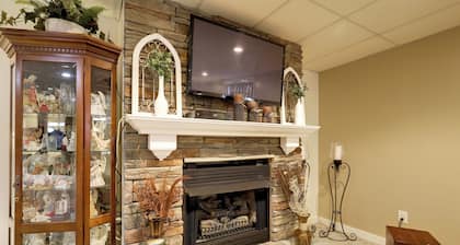 Cozy Leicester Studio, 11 Mi to Downtown Asheville