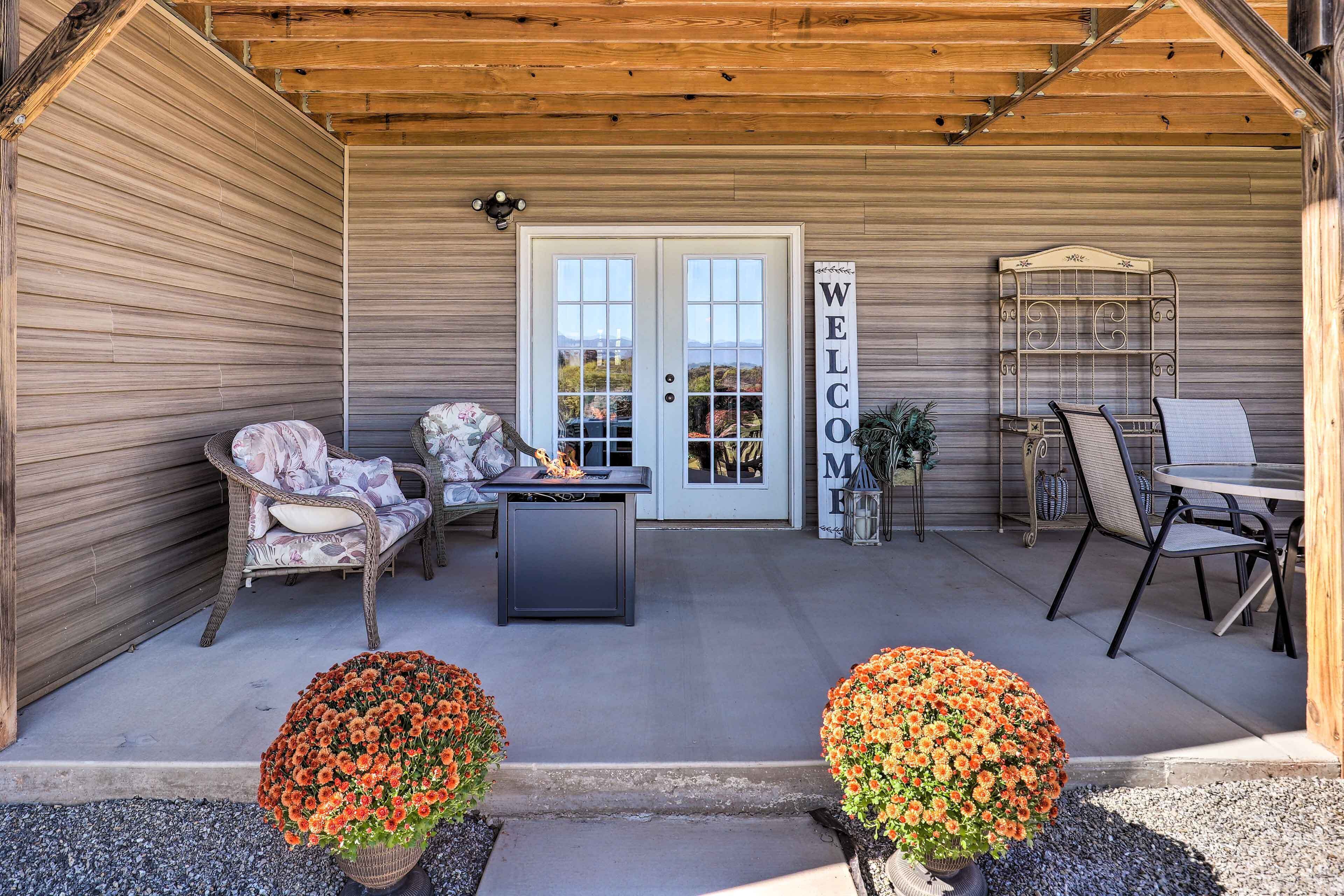 Cozy Leicester Studio Near French Broad River