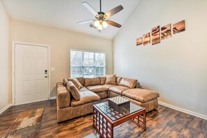 Apartment (3 Bedrooms) | Interior - Chic Charlotte Townhome w/ Community Pool (Charlotte)