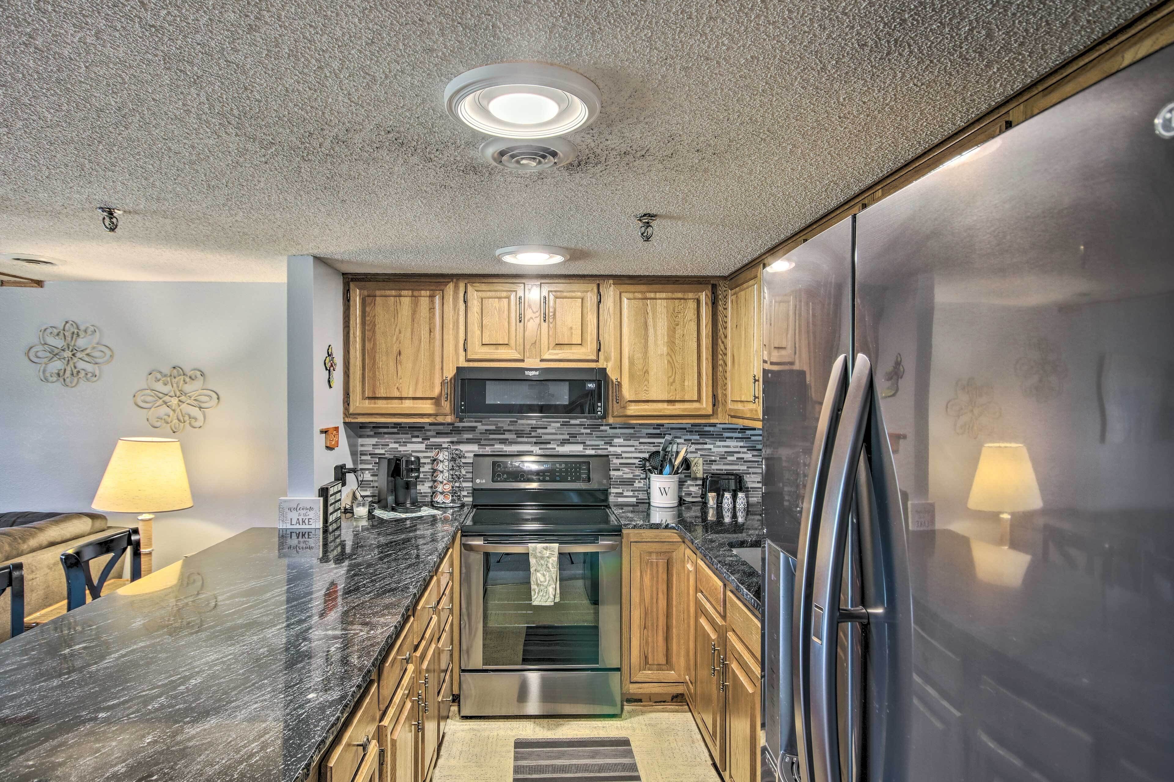 Cozy Grand Lake Condo w/ Pool & Resort Perks!