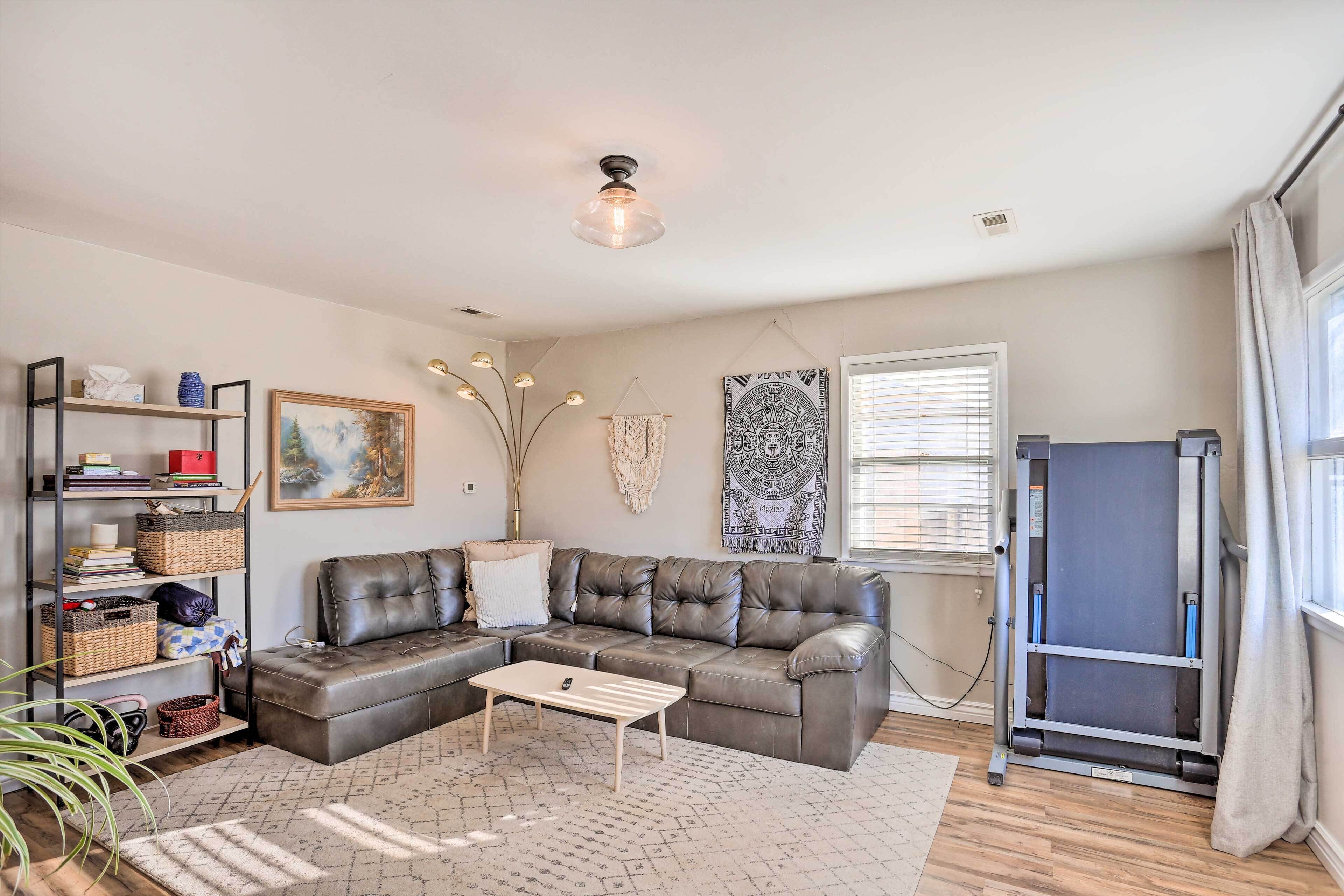 Cozy Rapid City Escape w/ Outdoor Fire Pit!