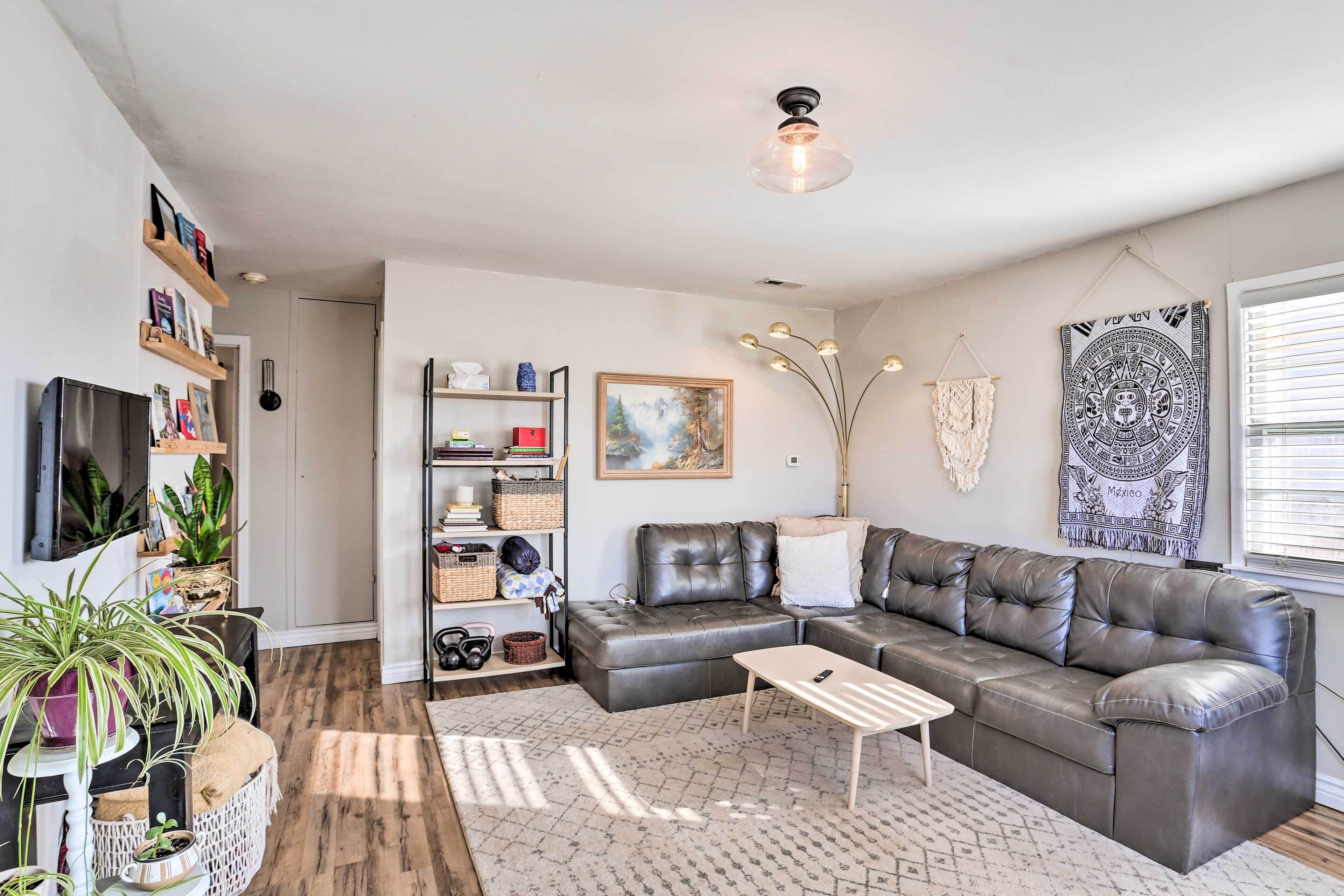 Cozy Rapid City Escape w/ Outdoor Fire Pit!