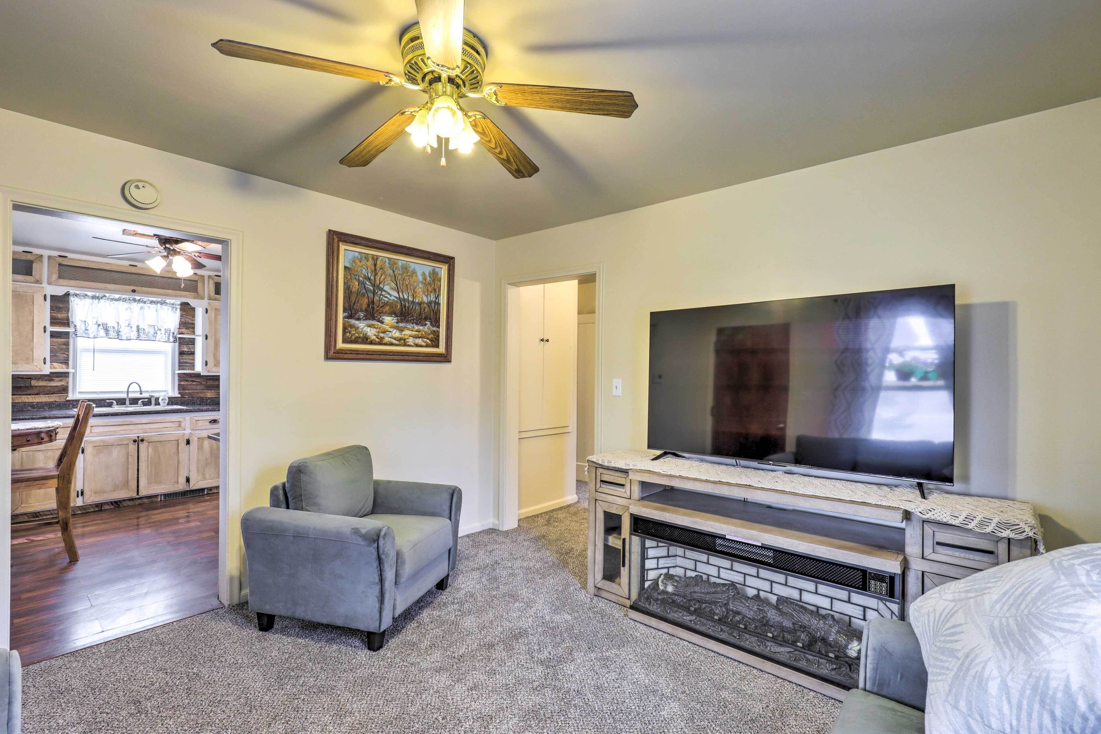 Cozy Helper Home w/ Fenced Yard, Pets Welcome