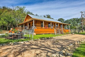 Exterior - Cozy New Braunfels Family Cabin w/ Porch & Views! (New Braunfels)