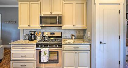 Cozy Southern Pines Retreat 1 Mi to Downtown!