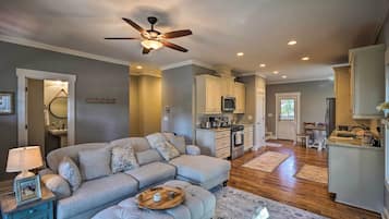 House (3 Bedrooms) | Front of property