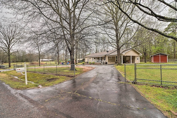 المنشأة من الداخل