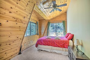 4 bedrooms, laptop workspace, bed sheets
