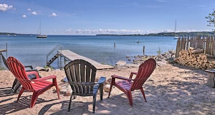 1/2 Mi to Dtwn! Suttons Bay Cottage w/ Fire Pit