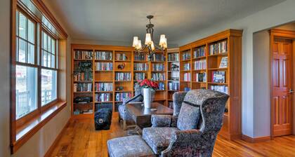 Custom Home w/ Decks in Boulder! Gateway to Parks!