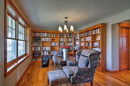 House (6 Bedrooms) | Interior