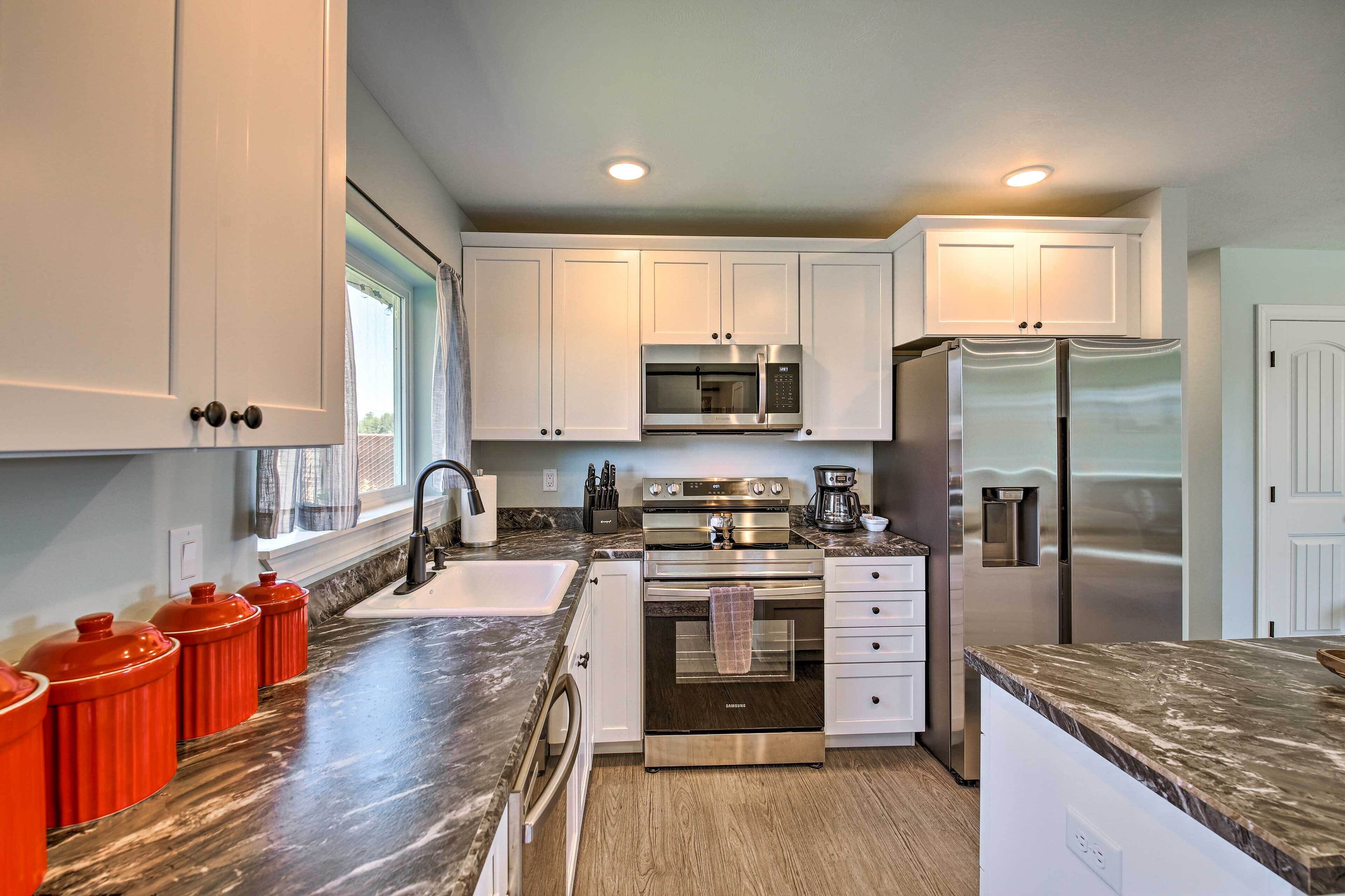 Dog-friendly Hamilton Home w/ Mountain Views!