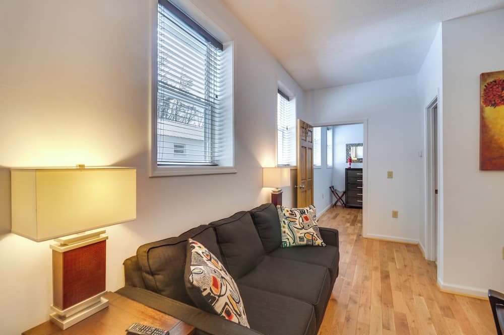 Downtown Marlinton Vacation Rental Apartment! - Mountain Grove, VA