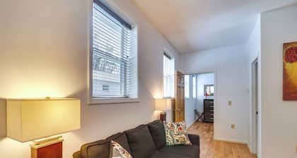 Downtown Marlinton Vacation Rental Apartment!