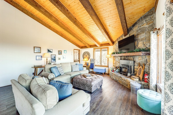 House (4 Bedrooms) | Interior
