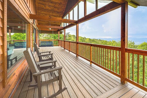 Family Fun! Beech Mtn Home w/ Game Room & Views