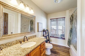 House (4 Bedrooms) | Interior - Family Home w/ Game Room & Views in Beech Mountain (Banner Elk)