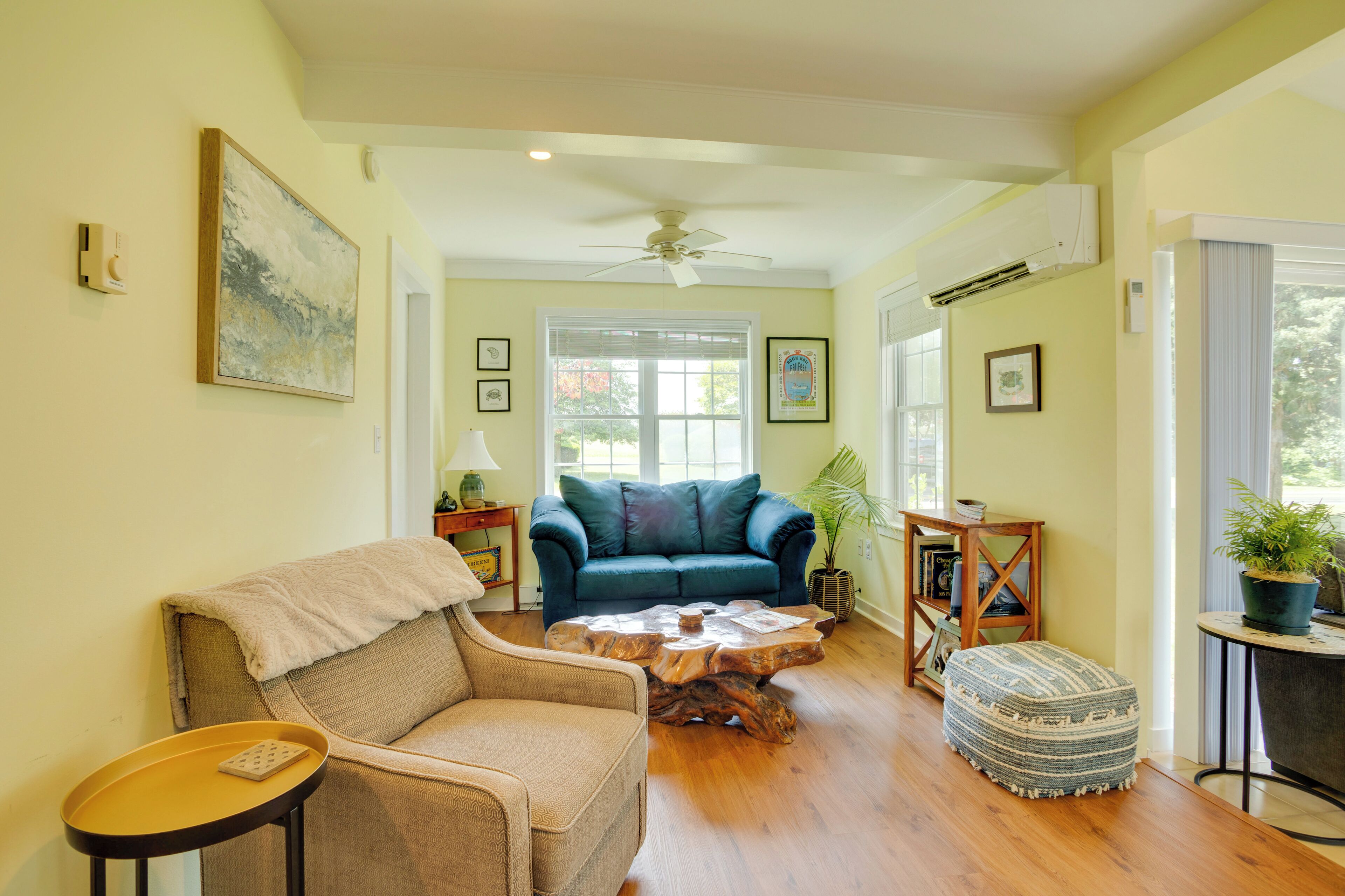 Family-friendly Cottage, Walk to the Beach!