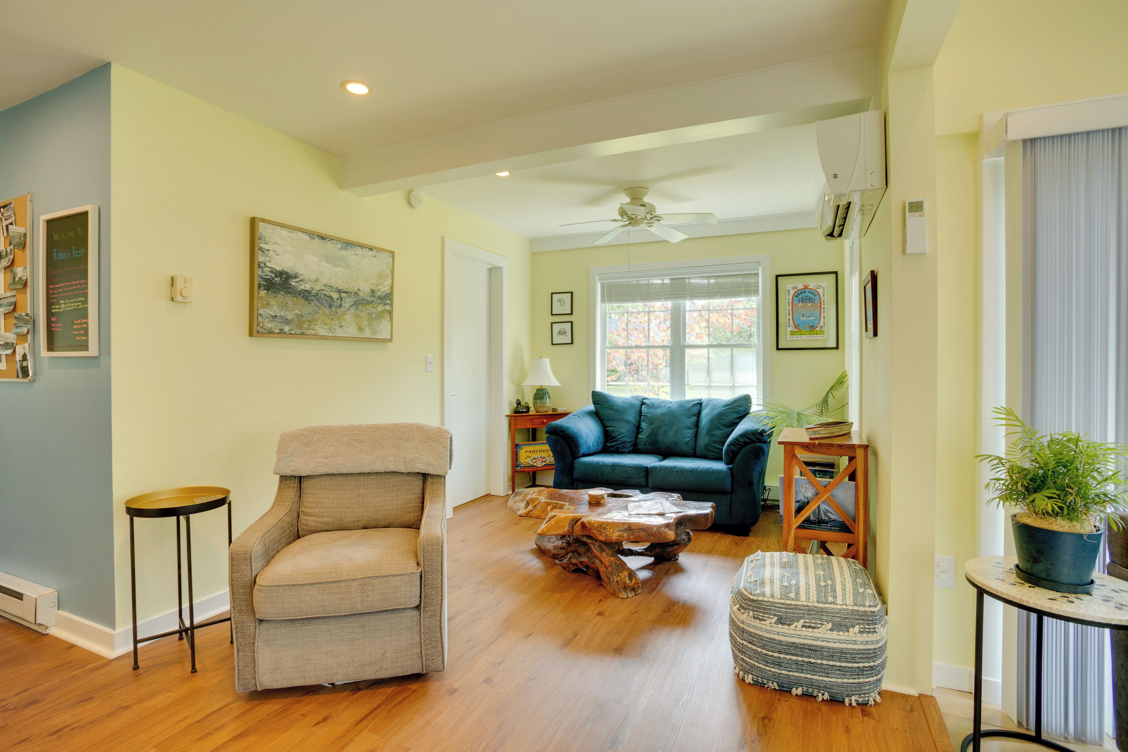 Family-friendly Cottage, Walk to the Beach!