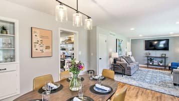 House (4 Bedrooms) | Front of property