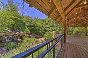 Cottage (2 Bedrooms) | Interior - Falling Water Chalet Upper Unit: Near Bike Trails! (Bella Vista)