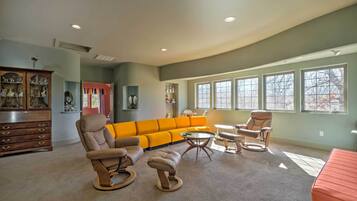 Cottage (2 Bedrooms) | Interior