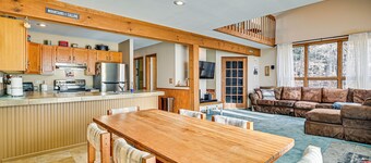 Near Hiking & Skiing: Hunter Mountain Getaway!