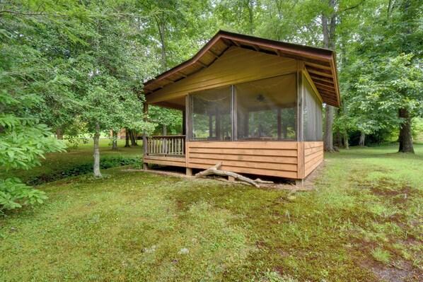 Cottage (3 Bedrooms) | Interior - Grand Murphy Cabin w/ Fire Pit & Game Room! (Murphy)