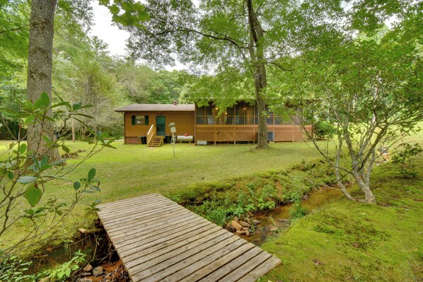 Cottage (3 Bedrooms) | Interior - Grand Murphy Cabin w/ Fire Pit & Game Room! (Murphy)