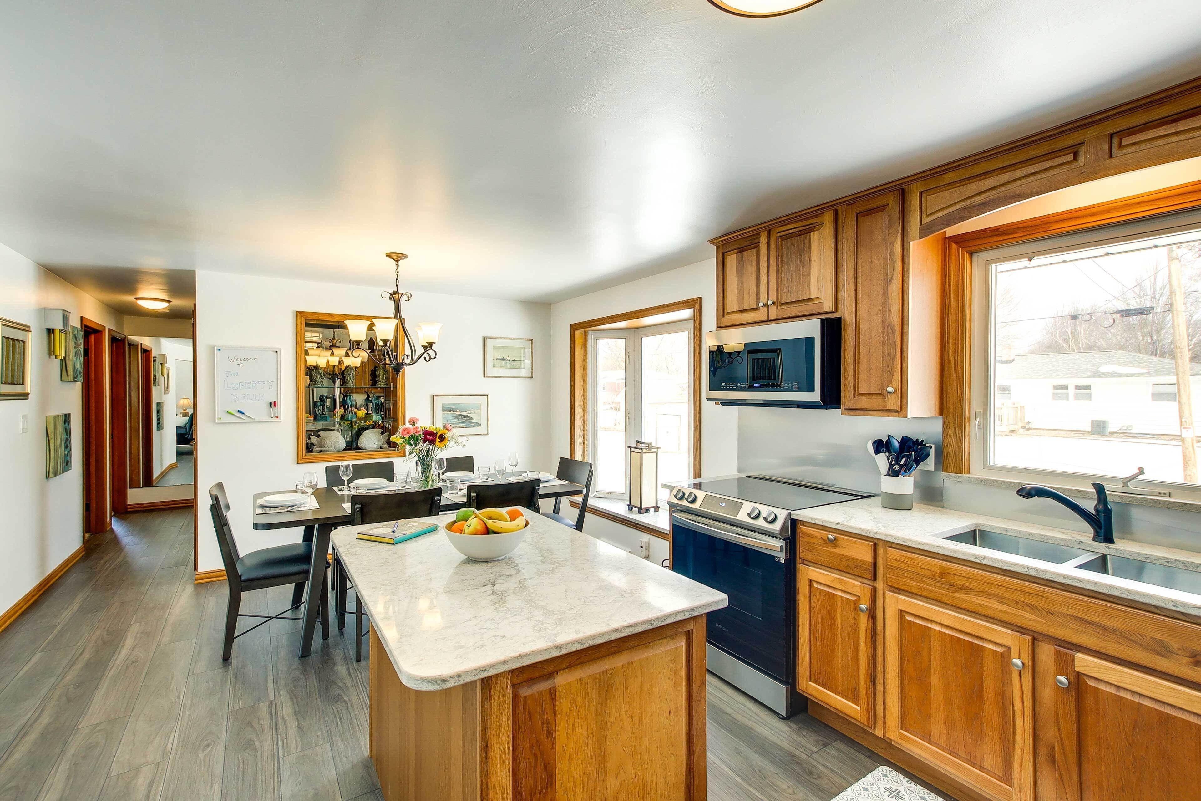 Green Bay All The Way! Half Mile to Lambeau Field!