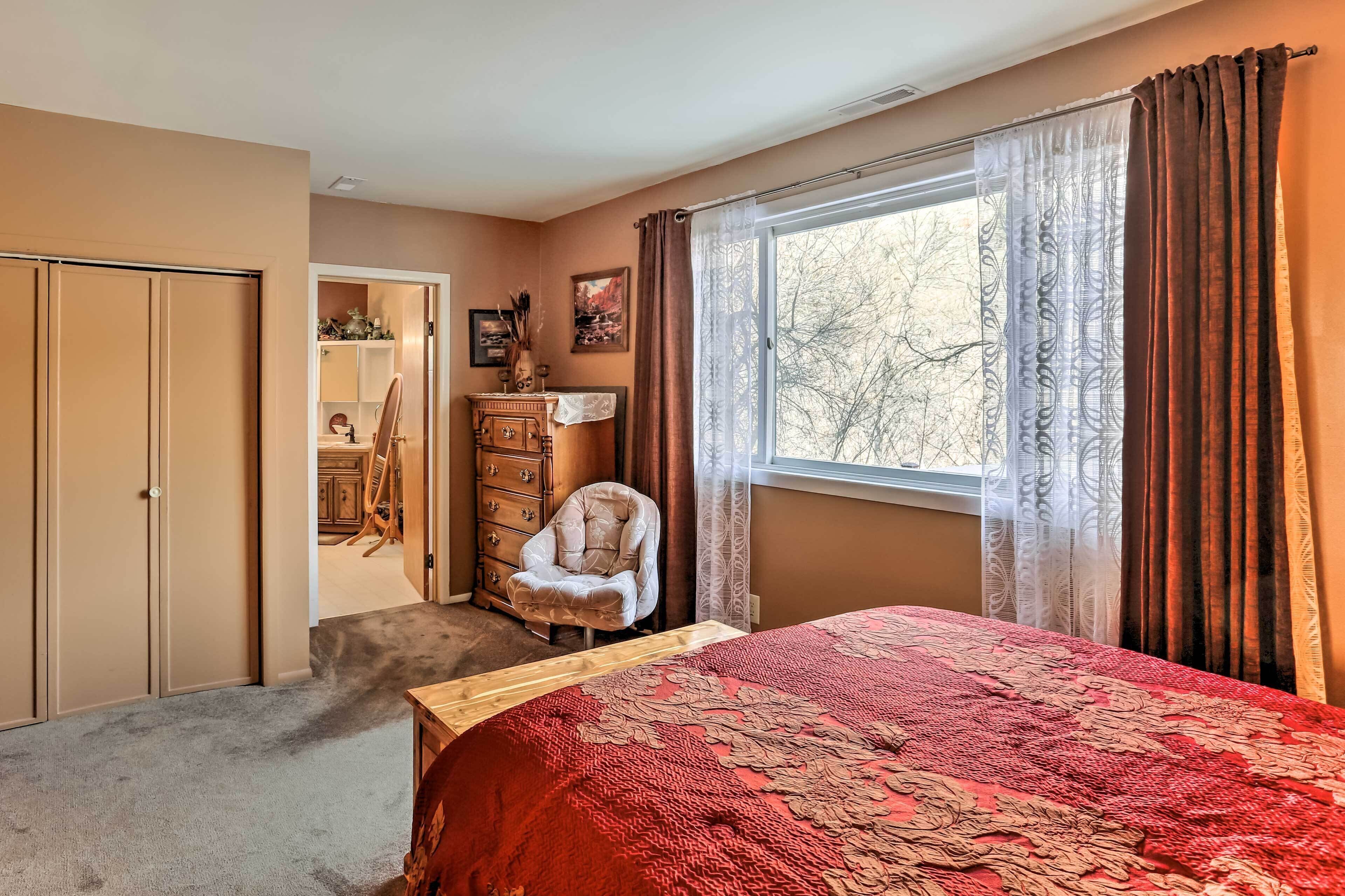 House (3 Bedrooms) | Interior