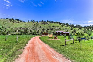 House (3 Bedrooms) | Interior - South Dakota Vacation Rental Near Mount Rushmore (Hermosa)