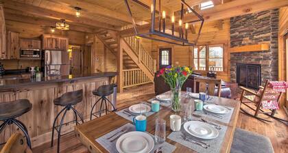 Family-friendly Warsaw Cabin w/ Deck & Fireplace!