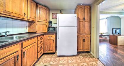 Eastlake Home w/ Patio < 1 Mi to Lake Erie!