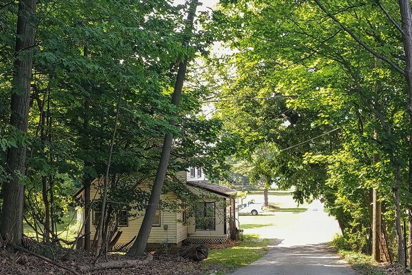 Apartment (2 Bedrooms) | Interior - Eastlake Home w/ Patio < 1 Mi to Lake Erie! (Eastlake)