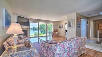 House (5 Bedrooms) | Interior