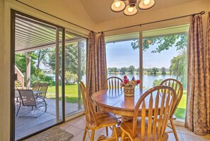 House (5 Bedrooms) | Interior - Lake House w/ Hot Tub - 1 Mi to Surf 'n Slide (Moses Lake)