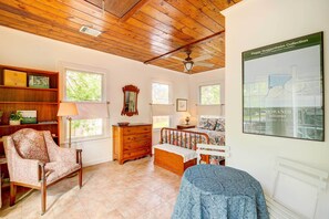 Apartment (0 Bedroom) | Interior