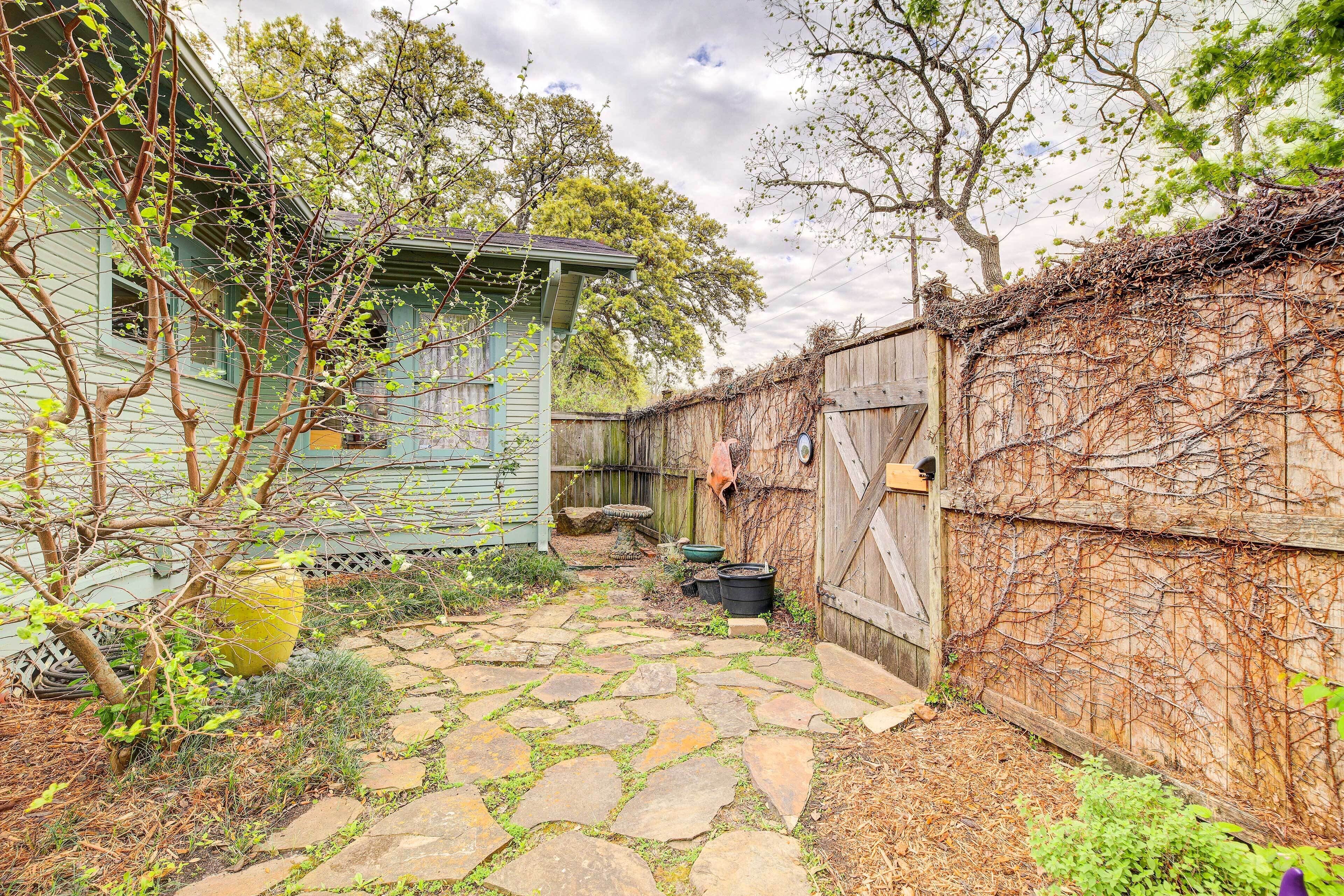 Apartment (0 Bedroom) | Interior