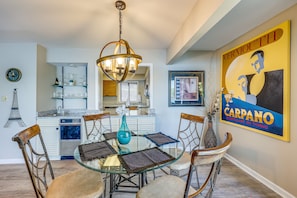 Dining - Hot Springs Lakefront Condo w/ Marina Access! (Hot Springs)
