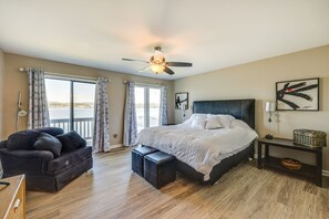Apartment (2 Bedrooms) | 2 bedrooms, iron/ironing board, bed sheets - Hot Springs Lakefront Condo w/ Marina Access! (Hot Springs)