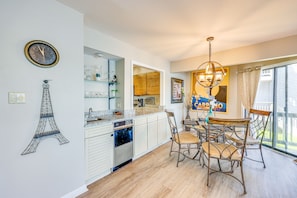 Paper towels - Hot Springs Lakefront Condo w/ Marina Access! (Hot Springs)