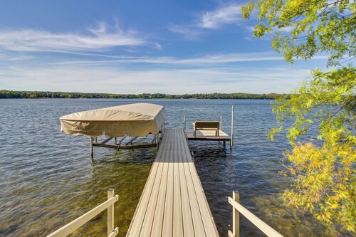 Lakefront Walker Home w/ Boat Dock & Lift!