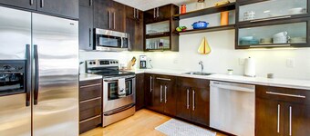 Lakefront Walker Home w/ Boat Dock & Lift!