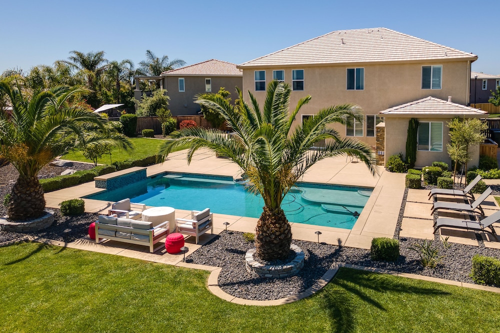 Luxe Roseville Home w/ Pool & Hot Tub!