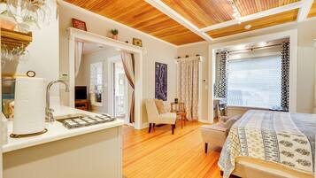 Apartment (0 Bedroom) | Interior