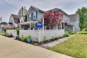 Apartment (0 Bedroom) | Interior - Historic Bemus Point Studio w/ Porch: Walk to Lake (Bemus Point)