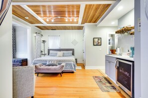 Apartment (0 Bedroom) | Interior