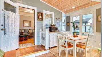 Apartment (0 Bedroom) | Interior